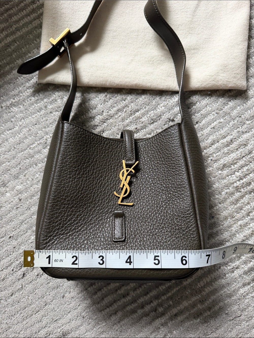 Saint Laurent Le 5 A 7 Hobo Bag in Deer Leather Pebbled Shoulder Bag. BRAND NEW - Picture 3 of 10